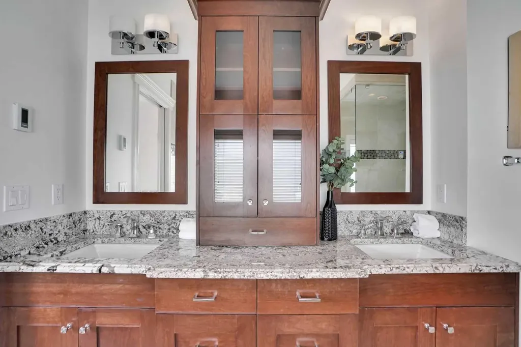 378 Patterson Boulevard SW Calgary AB T3H 3N6