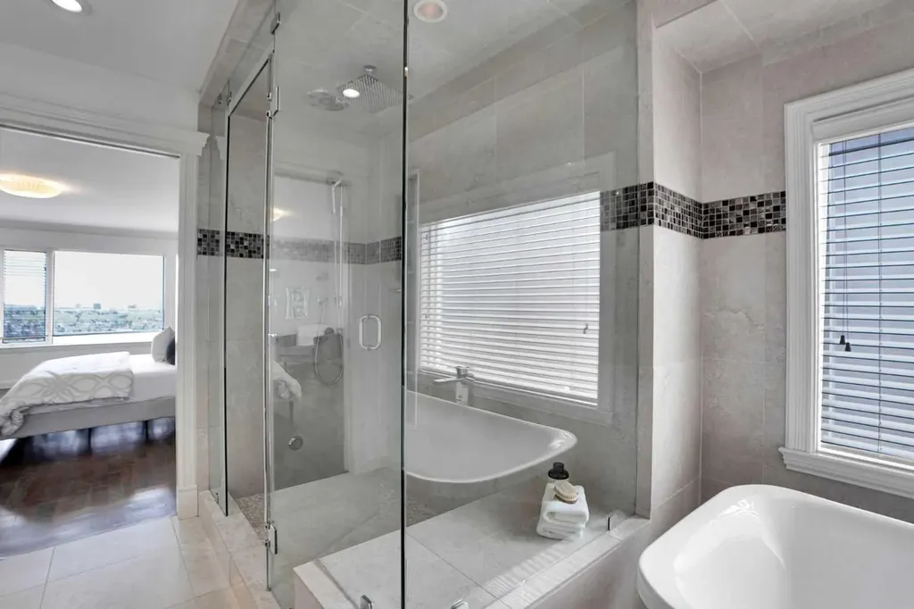 378 Patterson Boulevard SW Calgary AB T3H 3N6