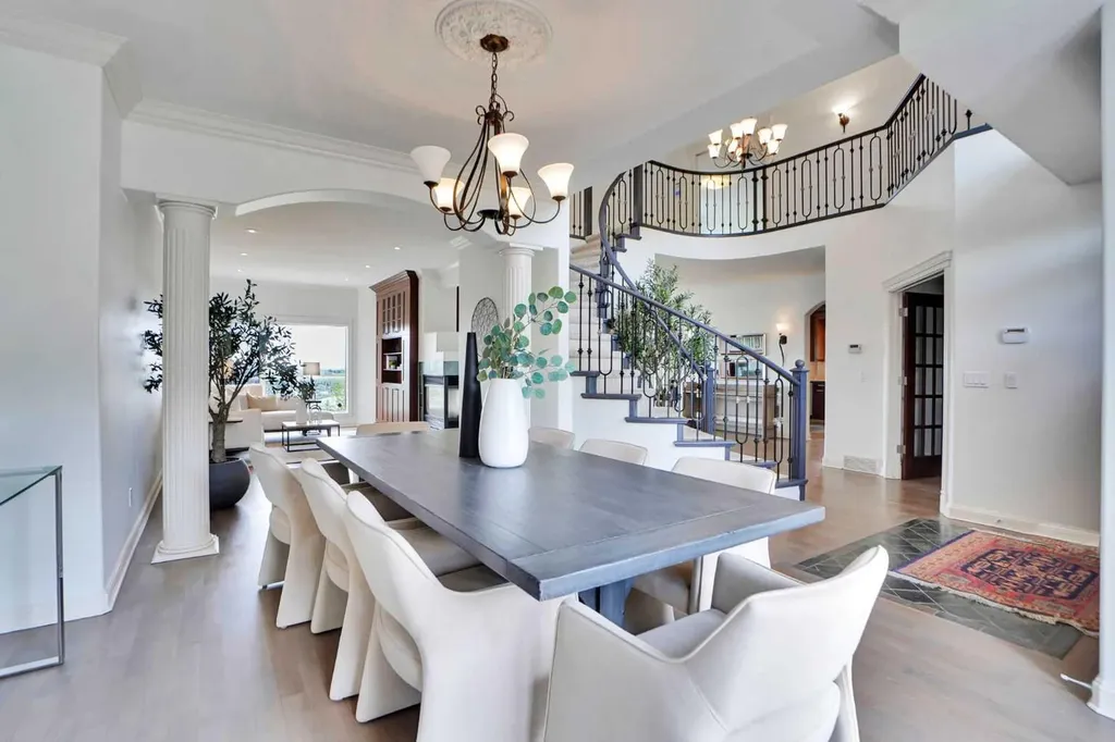 378 Patterson Boulevard SW Calgary AB T3H 3N6