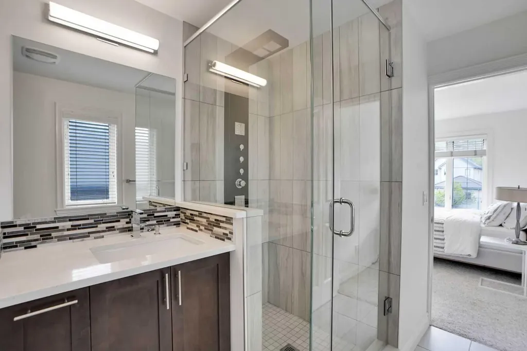 378 Patterson Boulevard SW Calgary AB T3H 3N6
