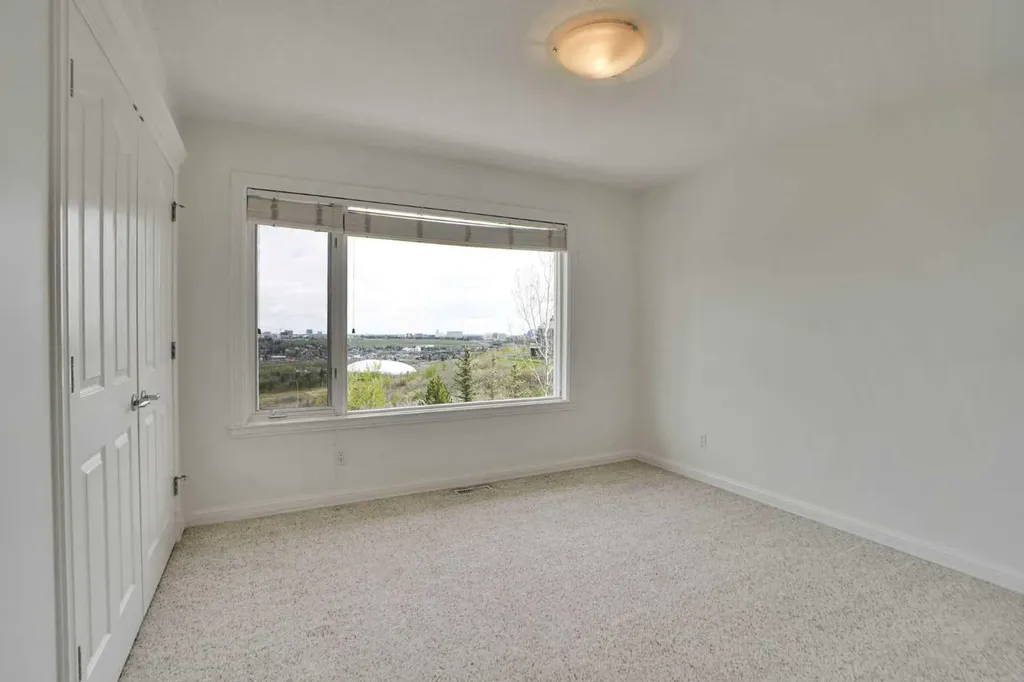 378 Patterson Boulevard SW Calgary AB T3H 3N6