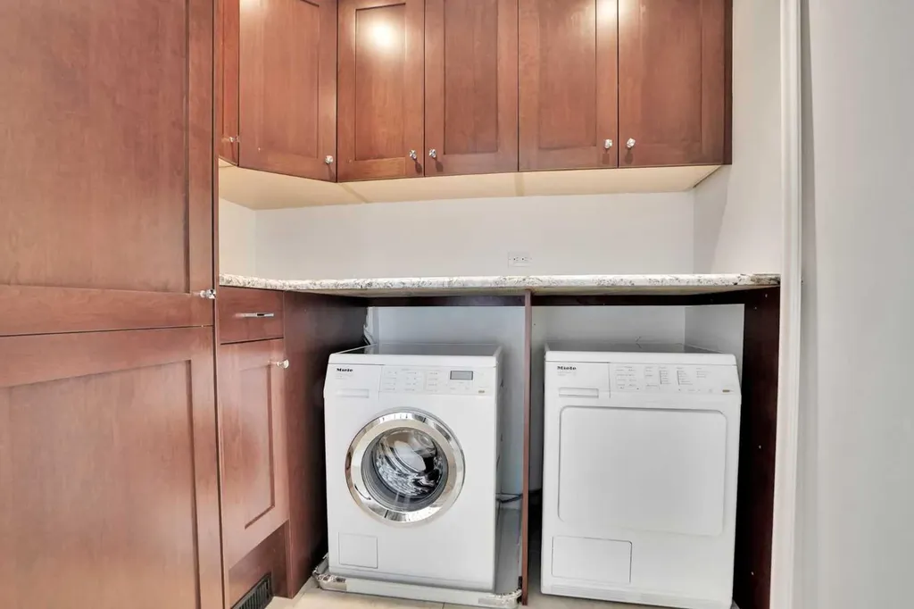 378 Patterson Boulevard SW Calgary AB T3H 3N6