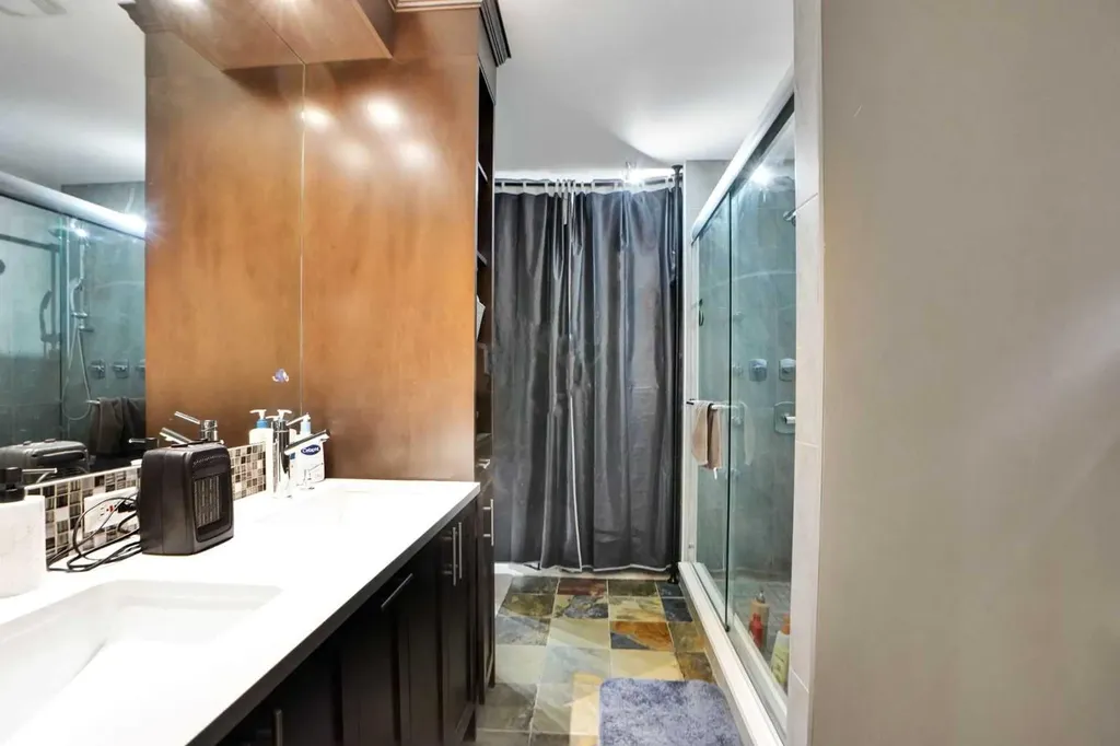 378 Patterson Boulevard SW Calgary AB T3H 3N6