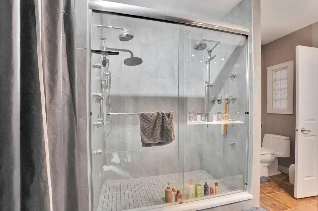 378 Patterson Boulevard SW Calgary AB T3H 3N6