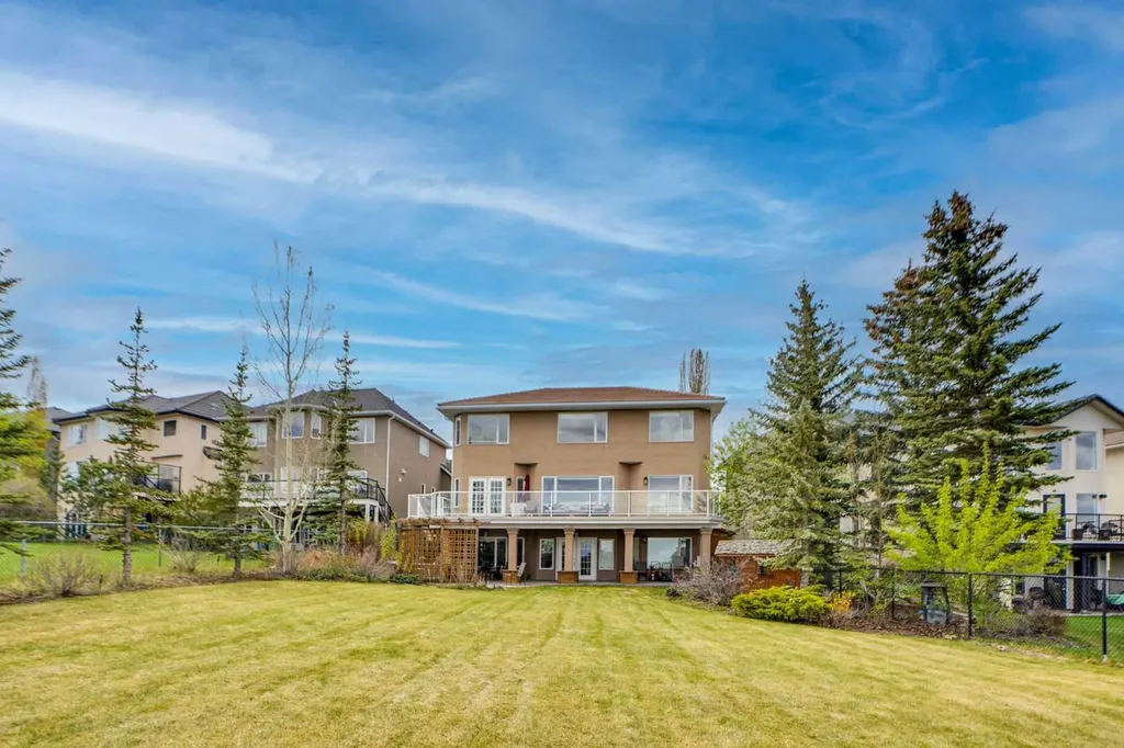 378 Patterson Boulevard SW Calgary AB T3H 3N6
