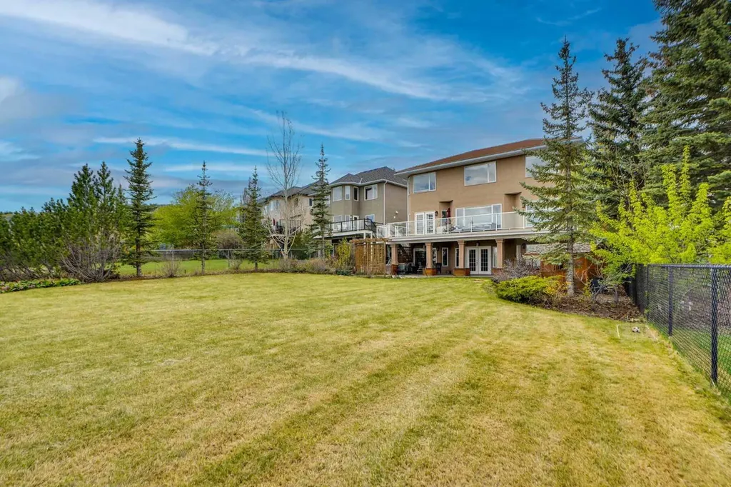 378 Patterson Boulevard SW Calgary AB T3H 3N6