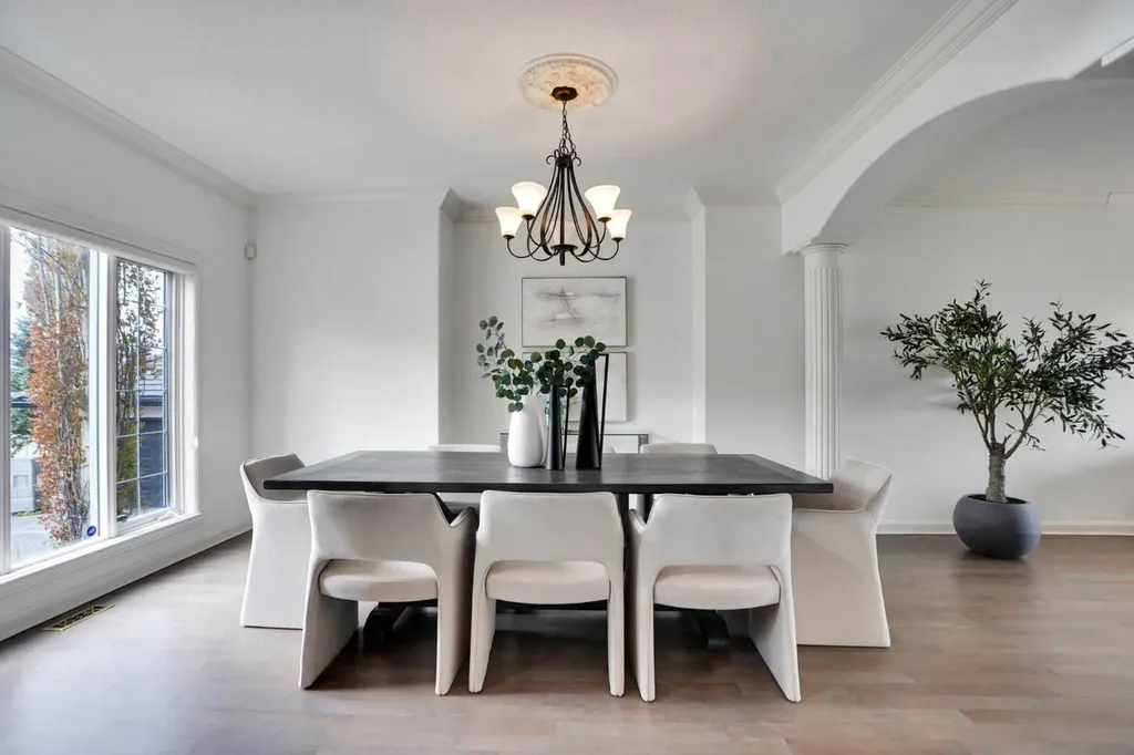 378 Patterson Boulevard SW Calgary AB T3H 3N6