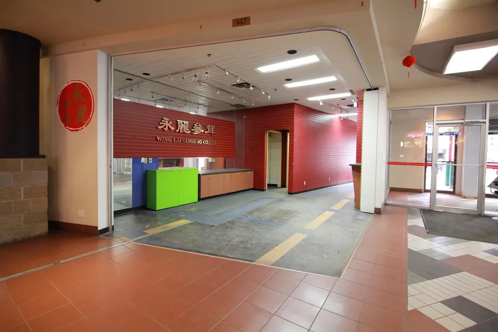 328 Centre Street SE Calgary AB T2G 4X6