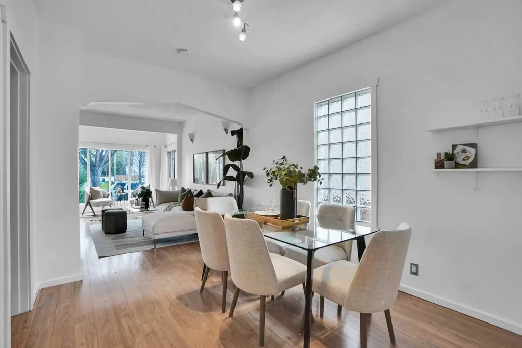 614 19 Avenue NW Calgary AB T2M 0Y8
