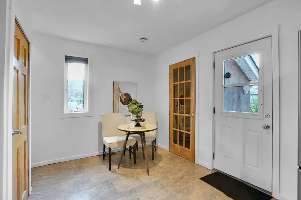614 19 Avenue NW Calgary AB T2M 0Y8
