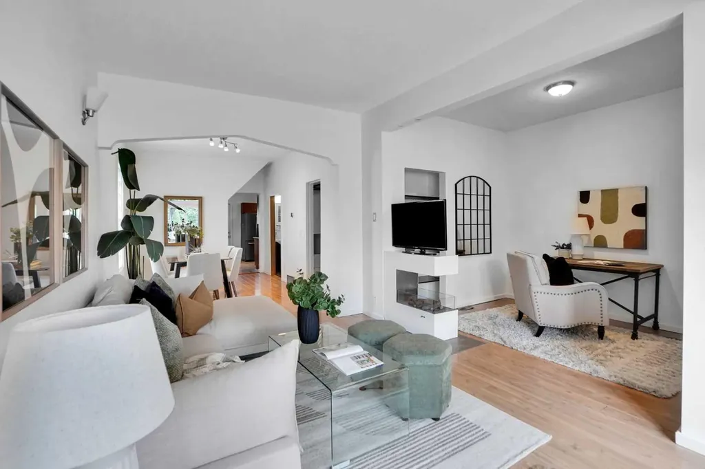 614 19 Avenue NW Calgary AB T2M 0Y8
