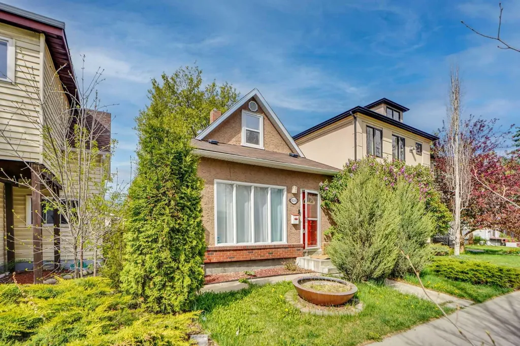 614 19 Avenue NW Calgary AB T2M 0Y8