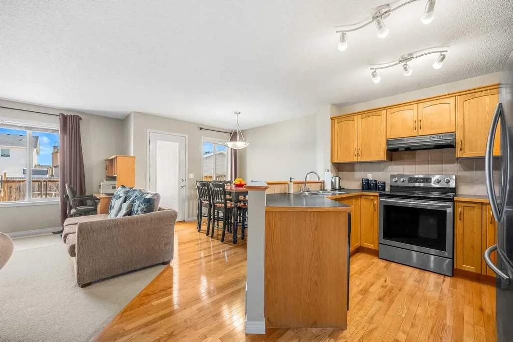 83 Saddlebrook Gardens NE Calgary AB T3J 5M5