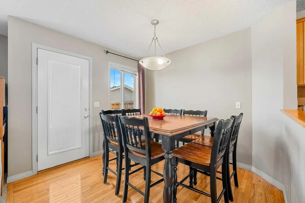 83 Saddlebrook Gardens NE Calgary AB T3J 5M5