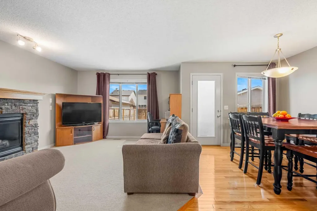 83 Saddlebrook Gardens NE Calgary AB T3J 5M5