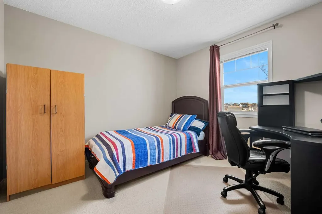 83 Saddlebrook Gardens NE Calgary AB T3J 5M5
