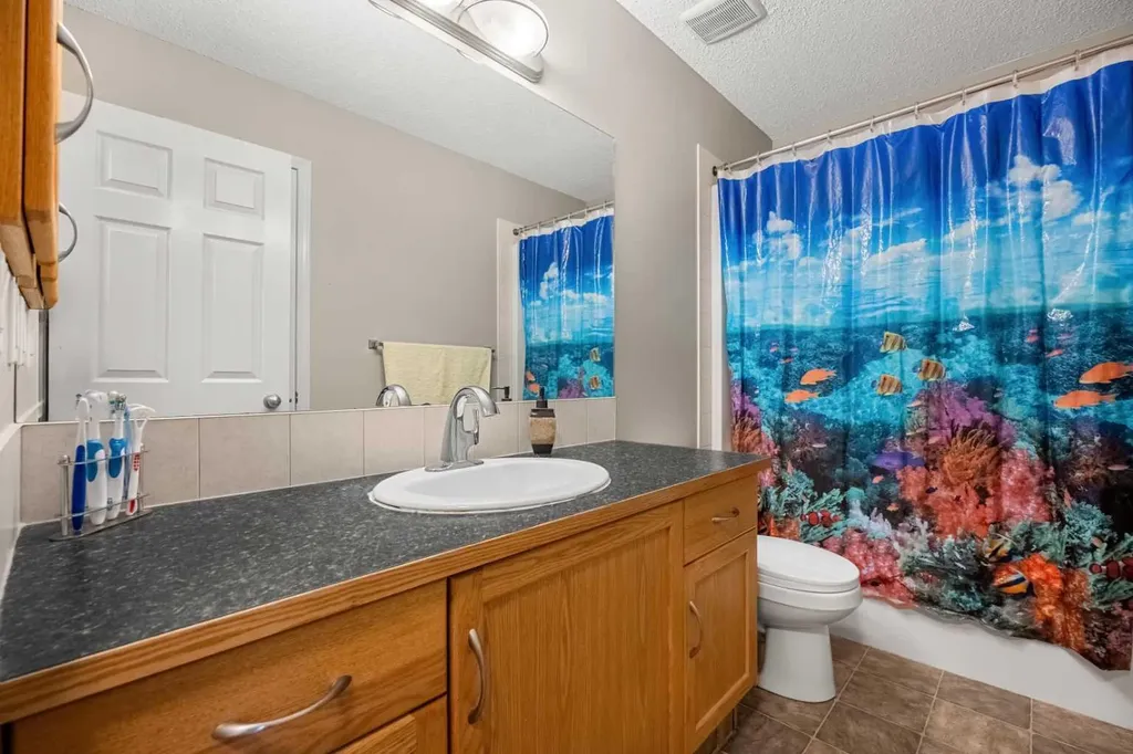 83 Saddlebrook Gardens NE Calgary AB T3J 5M5