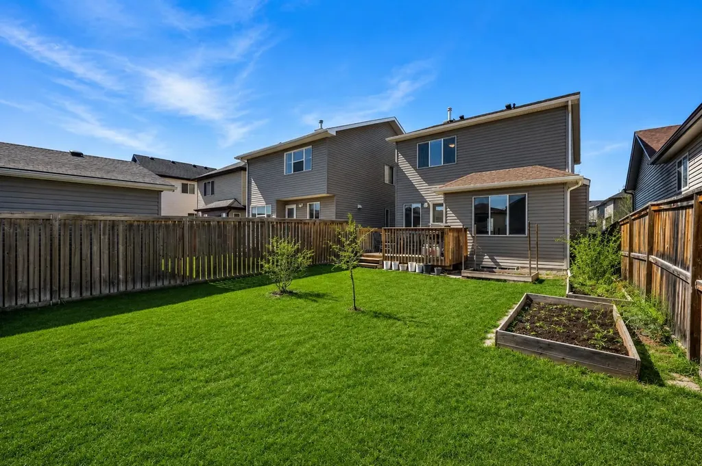83 Saddlebrook Gardens NE Calgary AB T3J 5M5