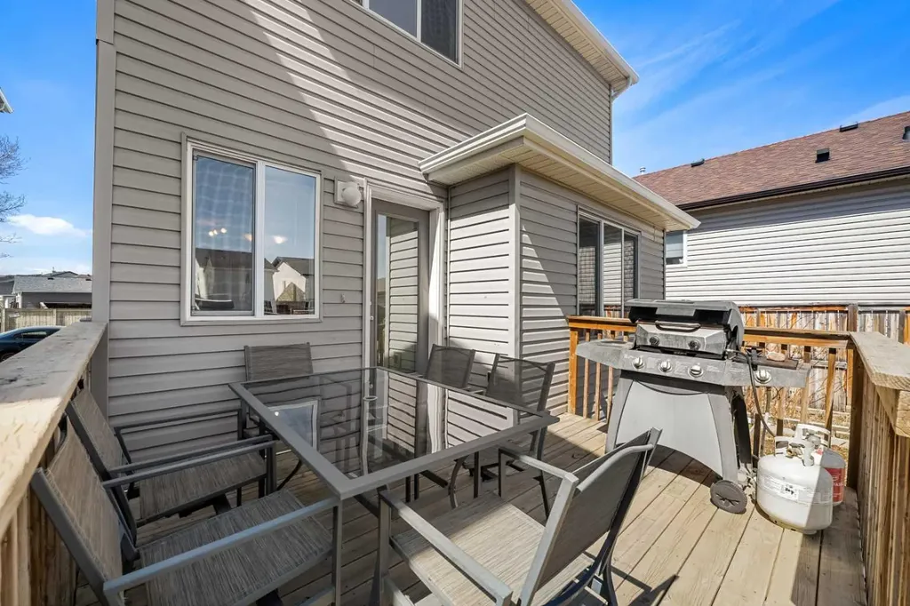 83 Saddlebrook Gardens NE Calgary AB T3J 5M5
