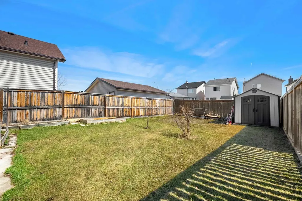83 Saddlebrook Gardens NE Calgary AB T3J 5M5