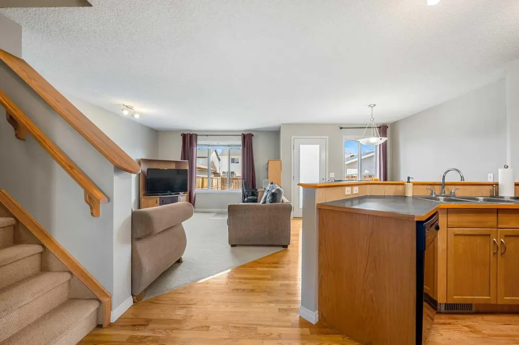 83 Saddlebrook Gardens NE Calgary AB T3J 5M5