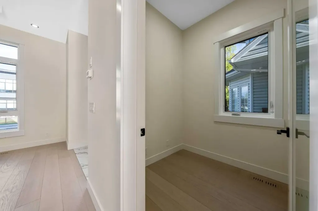 1419 42 Street SW Calgary AB T3C 1Z4