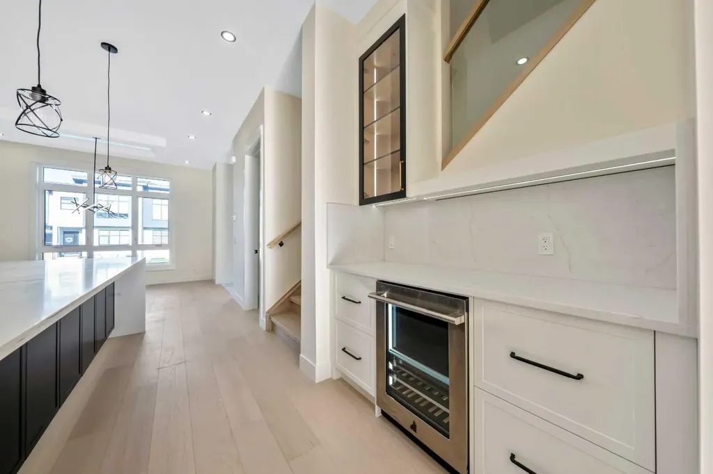 1419 42 Street SW Calgary AB T3C 1Z4