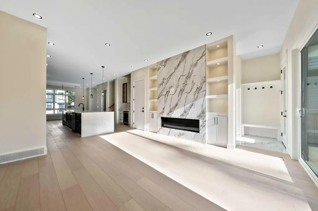 1419 42 Street SW Calgary AB T3C 1Z4