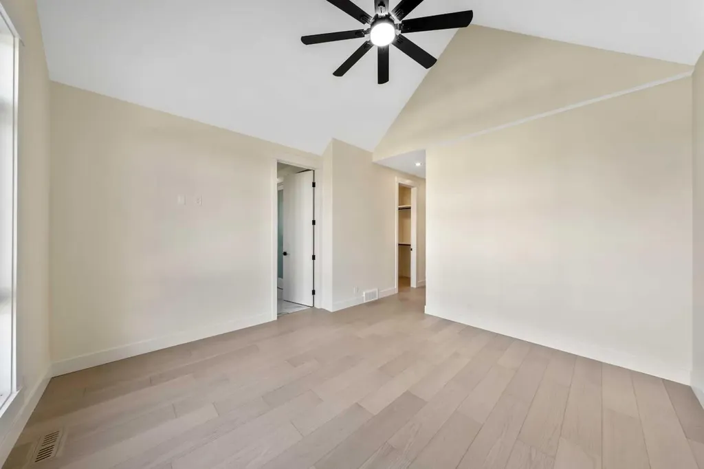 1419 42 Street SW Calgary AB T3C 1Z4