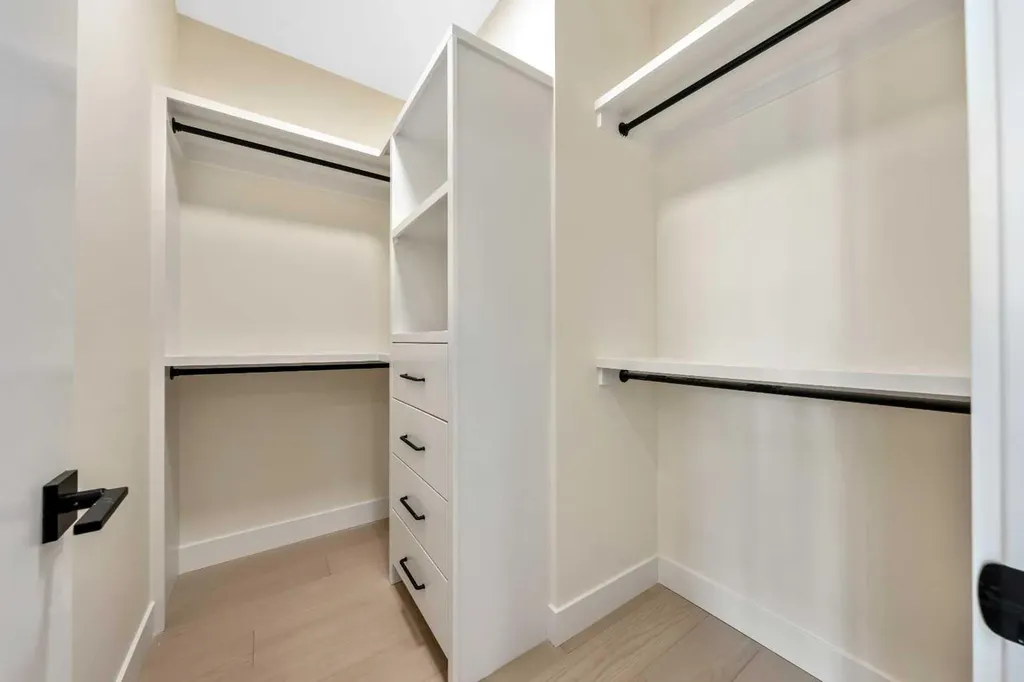 1419 42 Street SW Calgary AB T3C 1Z4