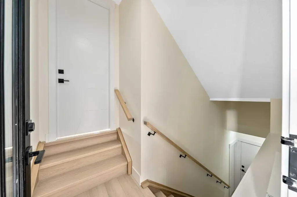 1419 42 Street SW Calgary AB T3C 1Z4