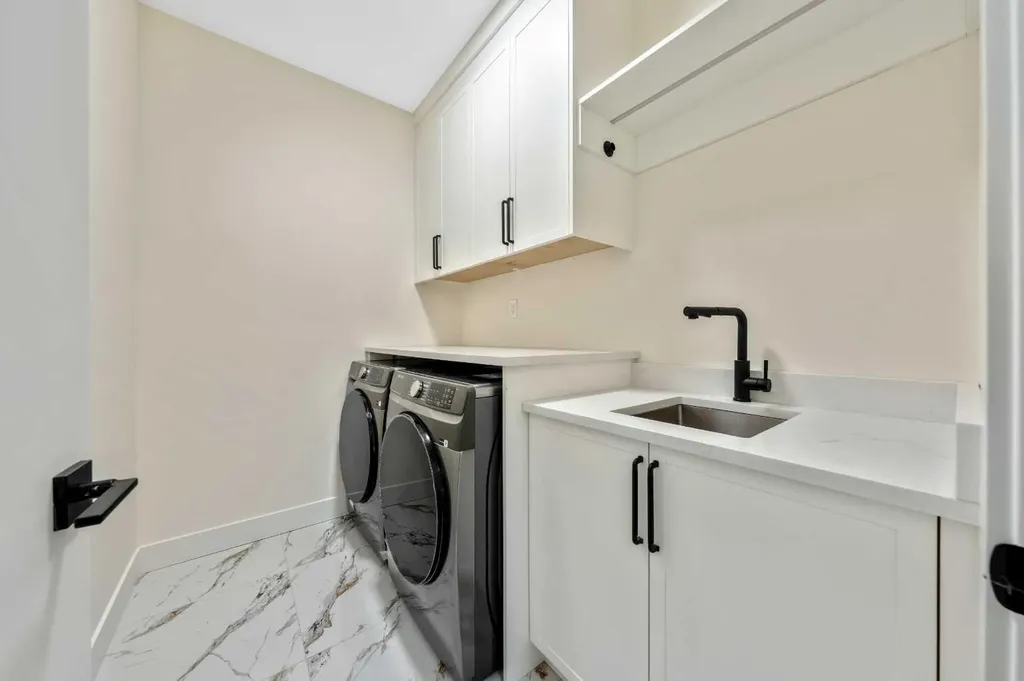 1419 42 Street SW Calgary AB T3C 1Z4