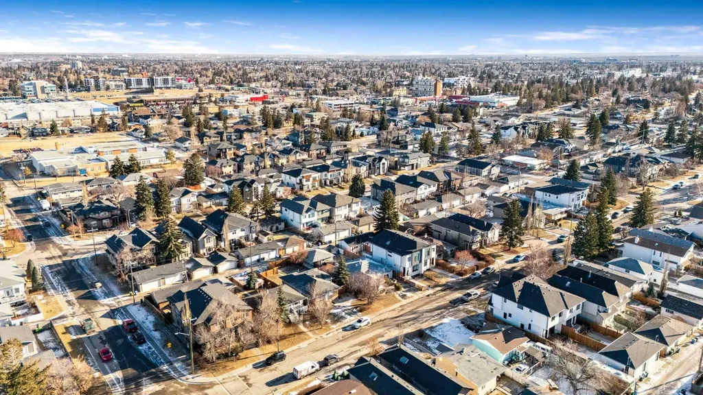 1419 42 Street SW Calgary AB T3C 1Z4