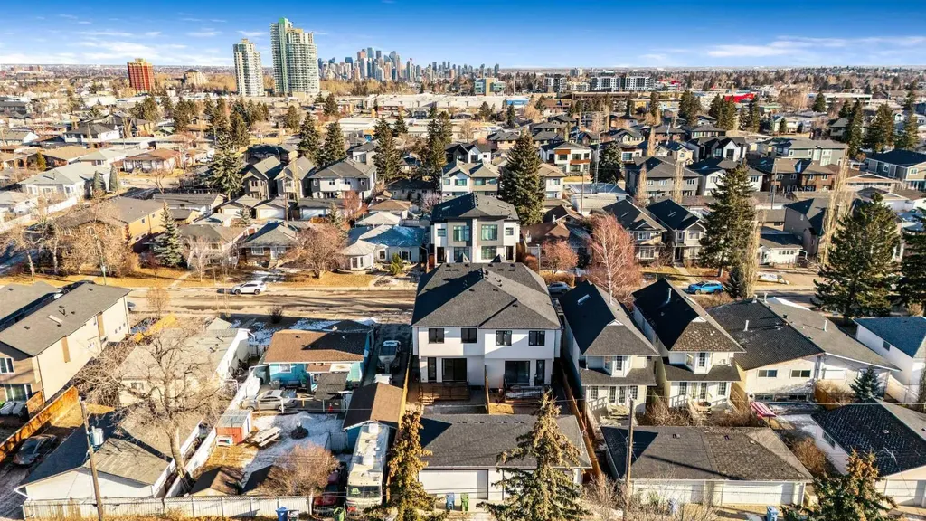 1419 42 Street SW Calgary AB T3C 1Z4