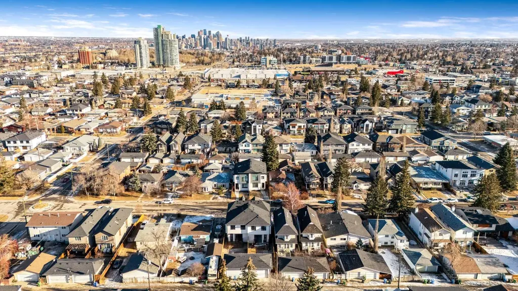 1419 42 Street SW Calgary AB T3C 1Z4