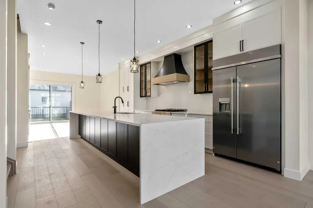 1419 42 Street SW Calgary AB T3C 1Z4