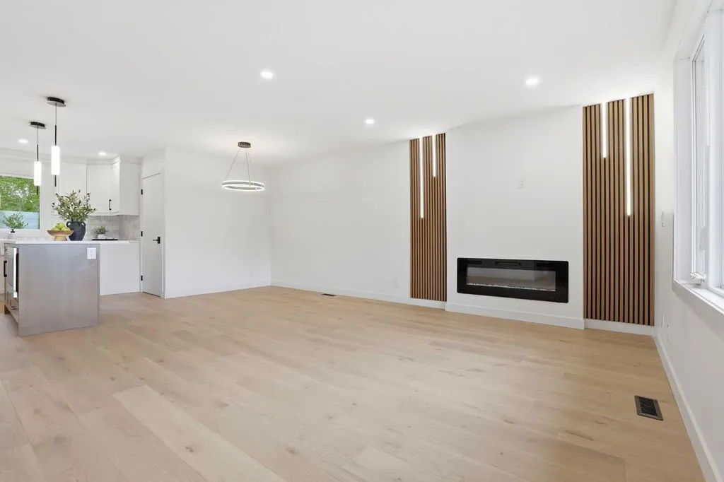 5439 Dalrymple Crescent NW Calgary AB T3A 1R4