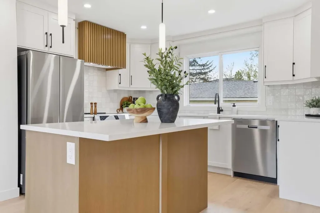 5439 Dalrymple Crescent NW Calgary AB T3A 1R4