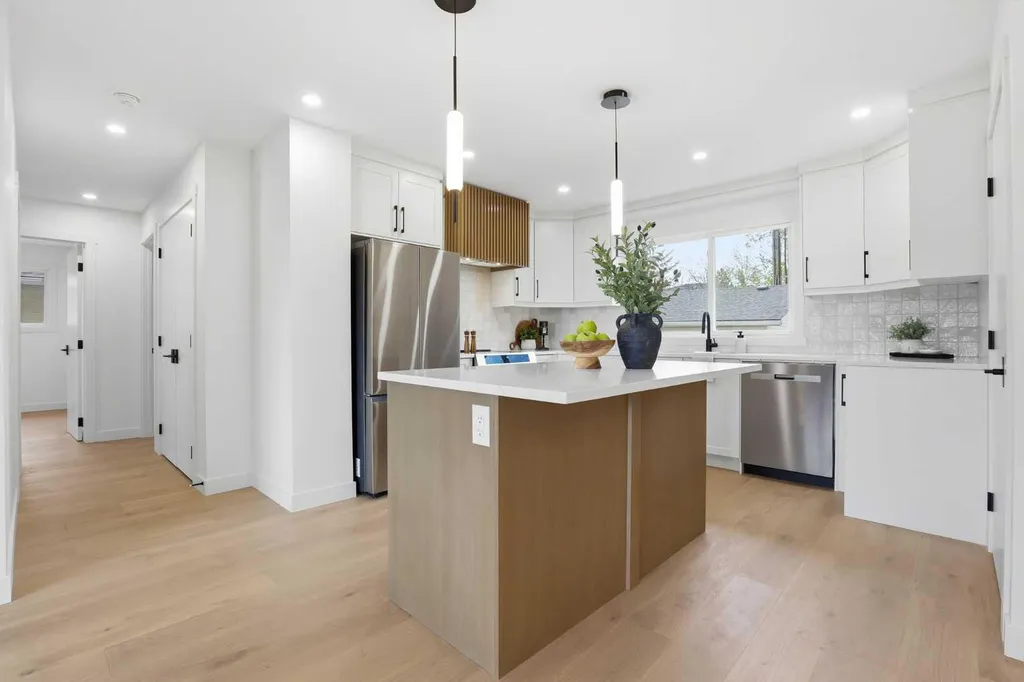 5439 Dalrymple Crescent NW Calgary AB T3A 1R4