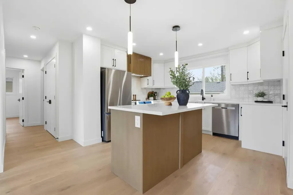 5439 Dalrymple Crescent NW Calgary AB T3A 1R4