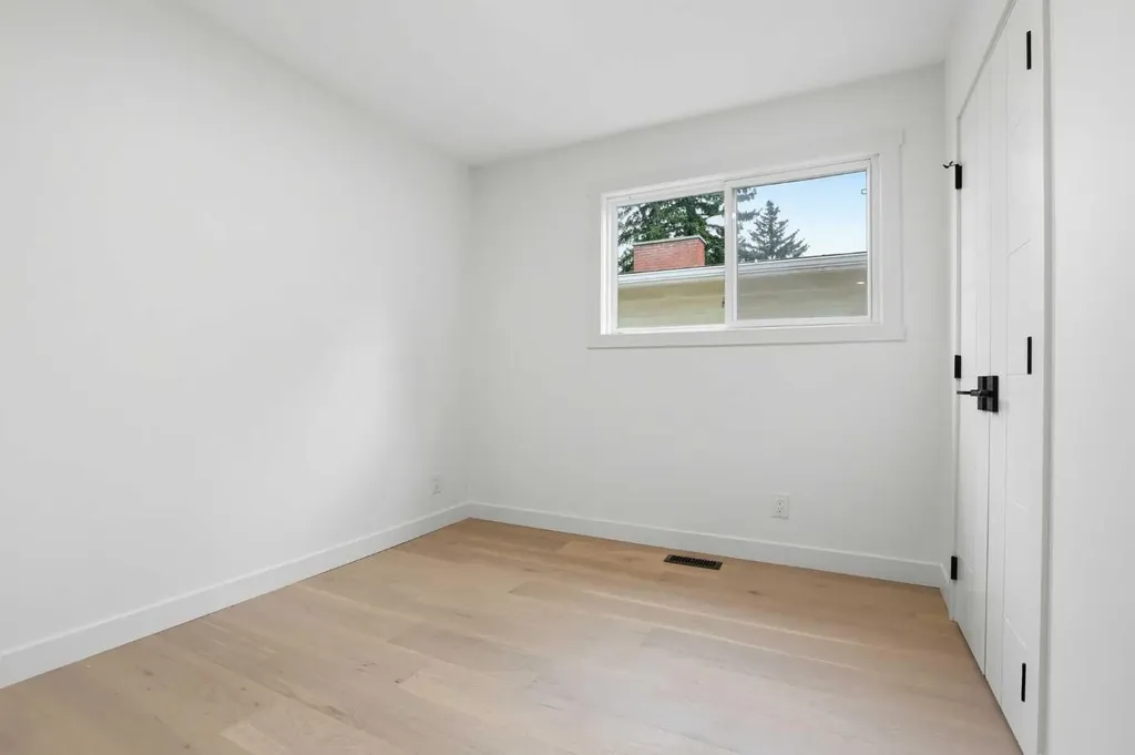 5439 Dalrymple Crescent NW Calgary AB T3A 1R4