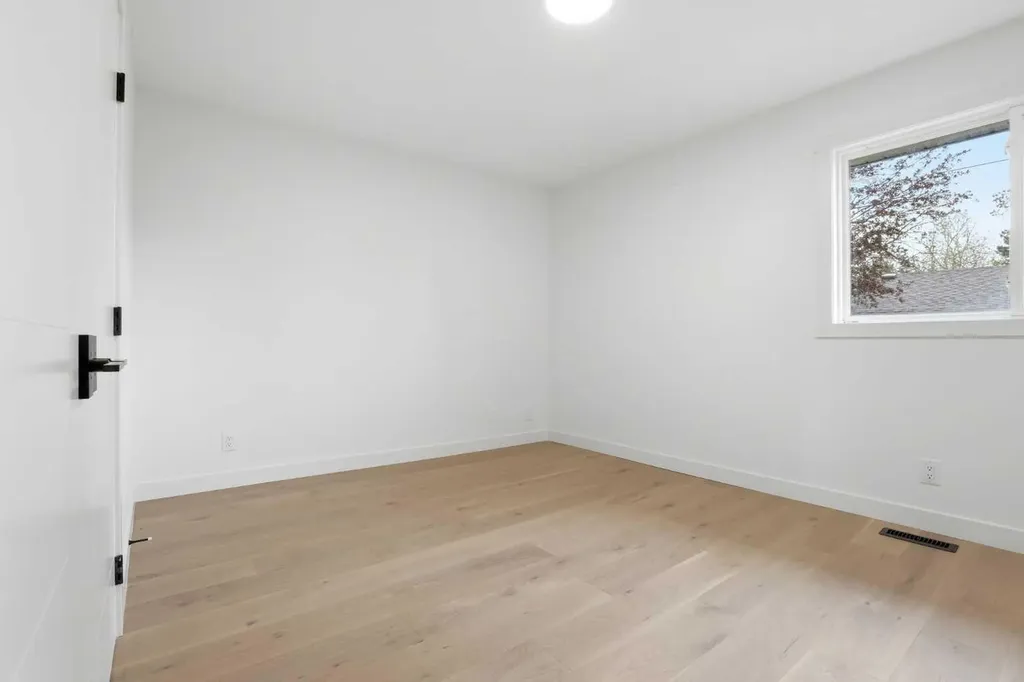 5439 Dalrymple Crescent NW Calgary AB T3A 1R4