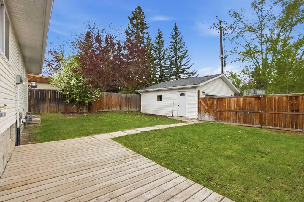5439 Dalrymple Crescent NW Calgary AB T3A 1R4