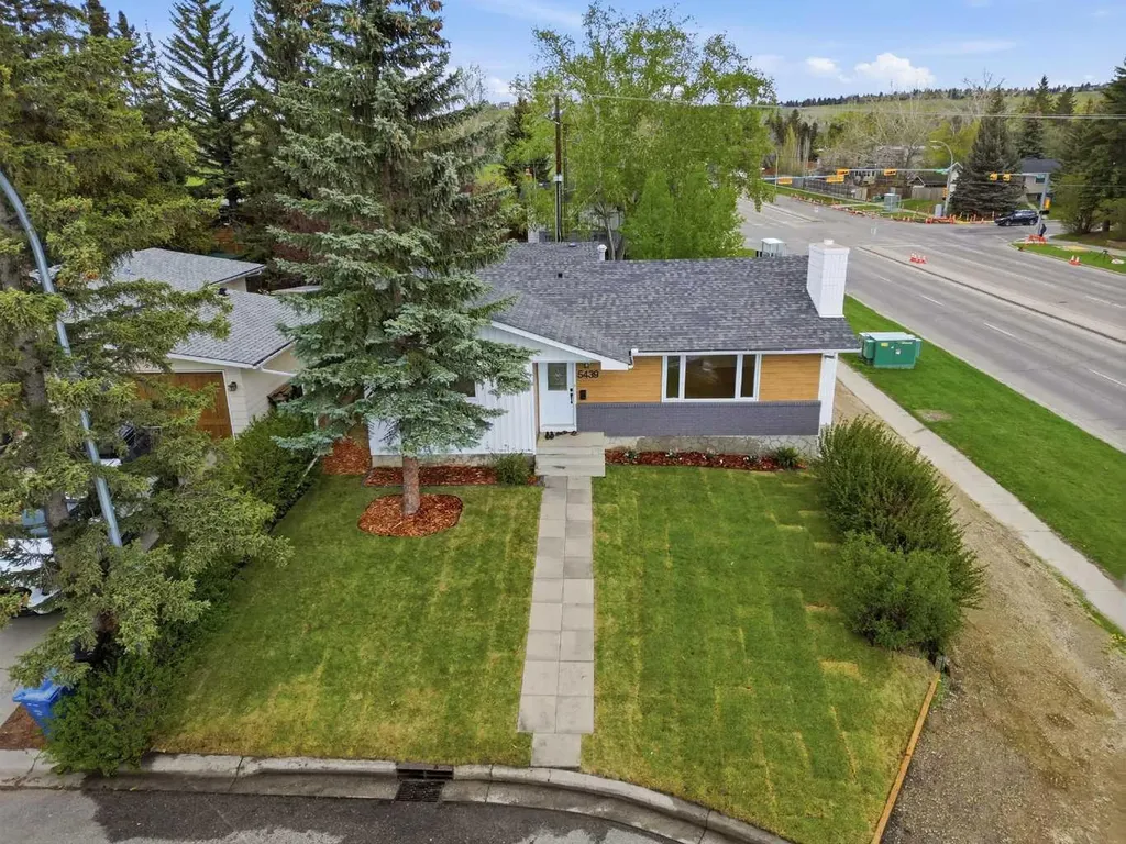 5439 Dalrymple Crescent NW Calgary AB T3A 1R4
