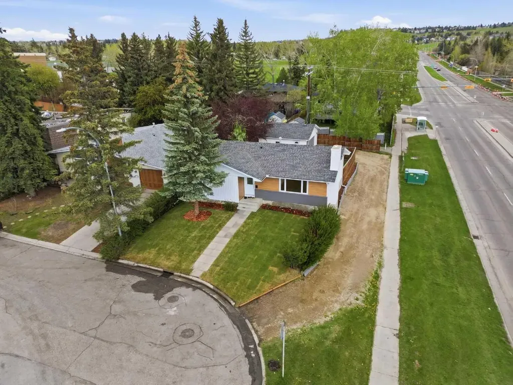 5439 Dalrymple Crescent NW Calgary AB T3A 1R4