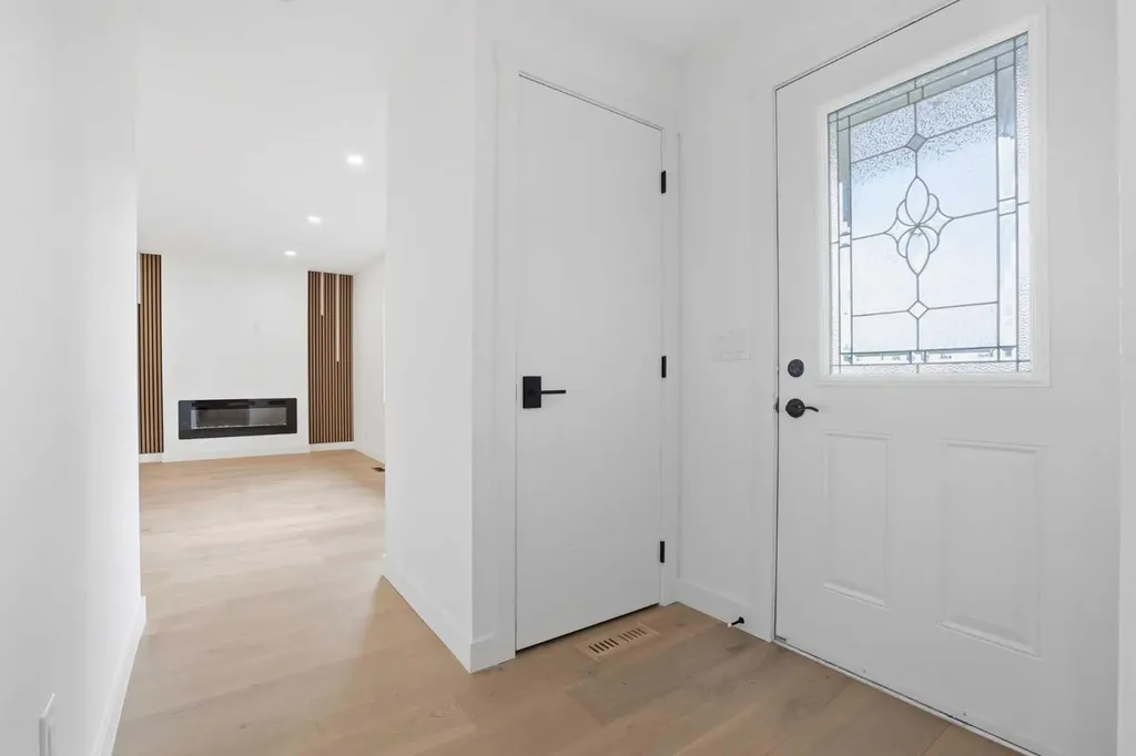 5439 Dalrymple Crescent NW Calgary AB T3A 1R4