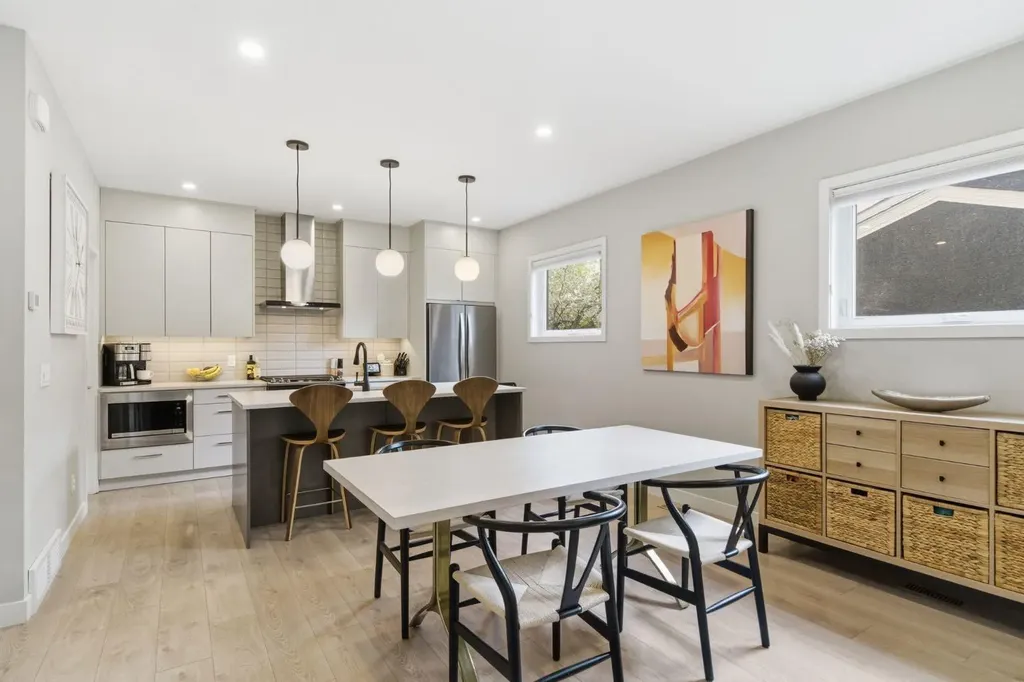 1707 33 Avenue SW Calgary AB T2T 1Y8