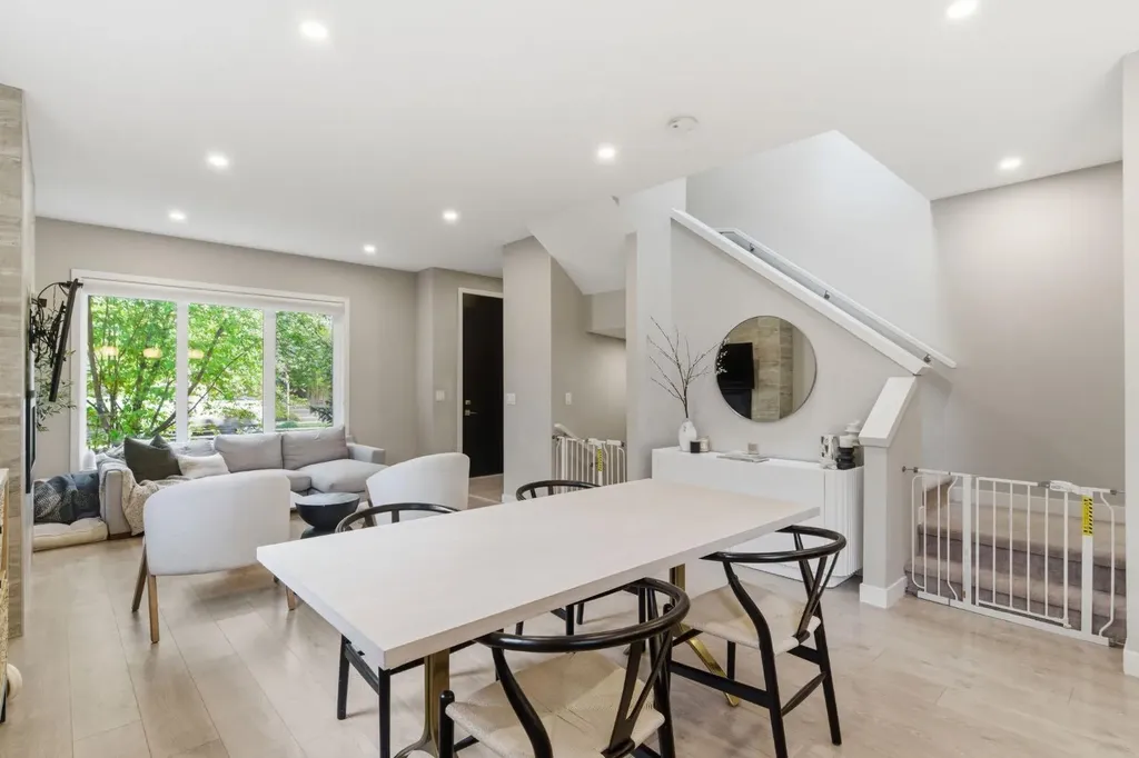 1707 33 Avenue SW Calgary AB T2T 1Y8