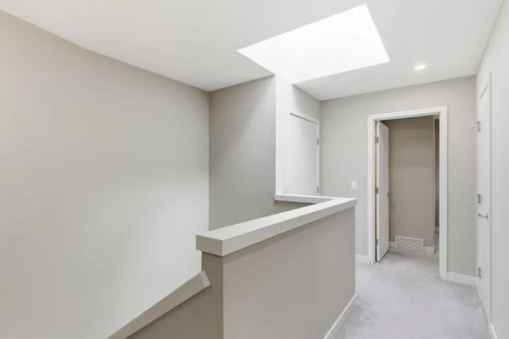 1707 33 Avenue SW Calgary AB T2T 1Y8