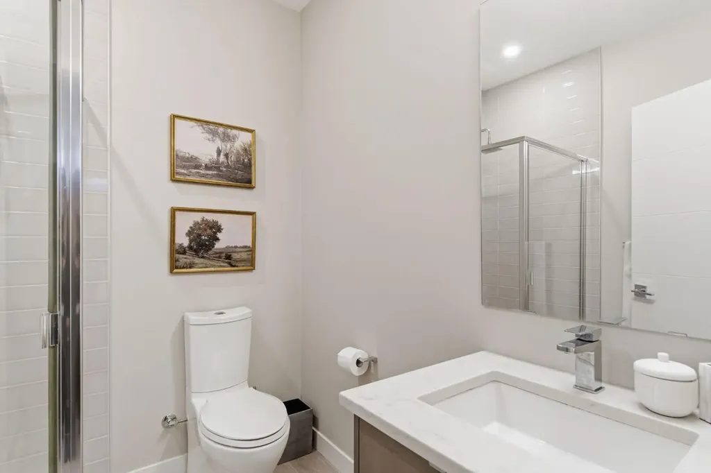 1707 33 Avenue SW Calgary AB T2T 1Y8